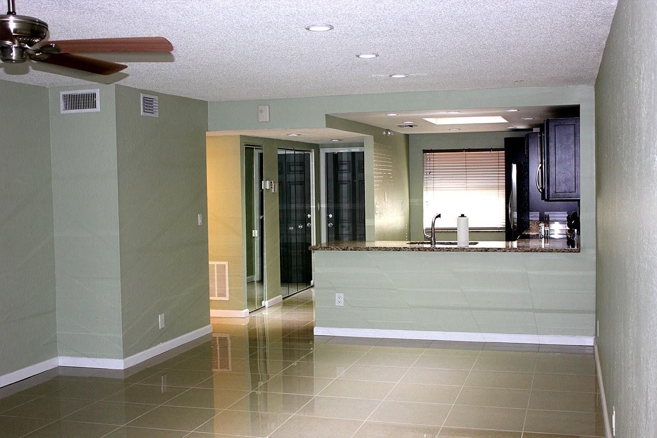 430 Commodore Drive 215