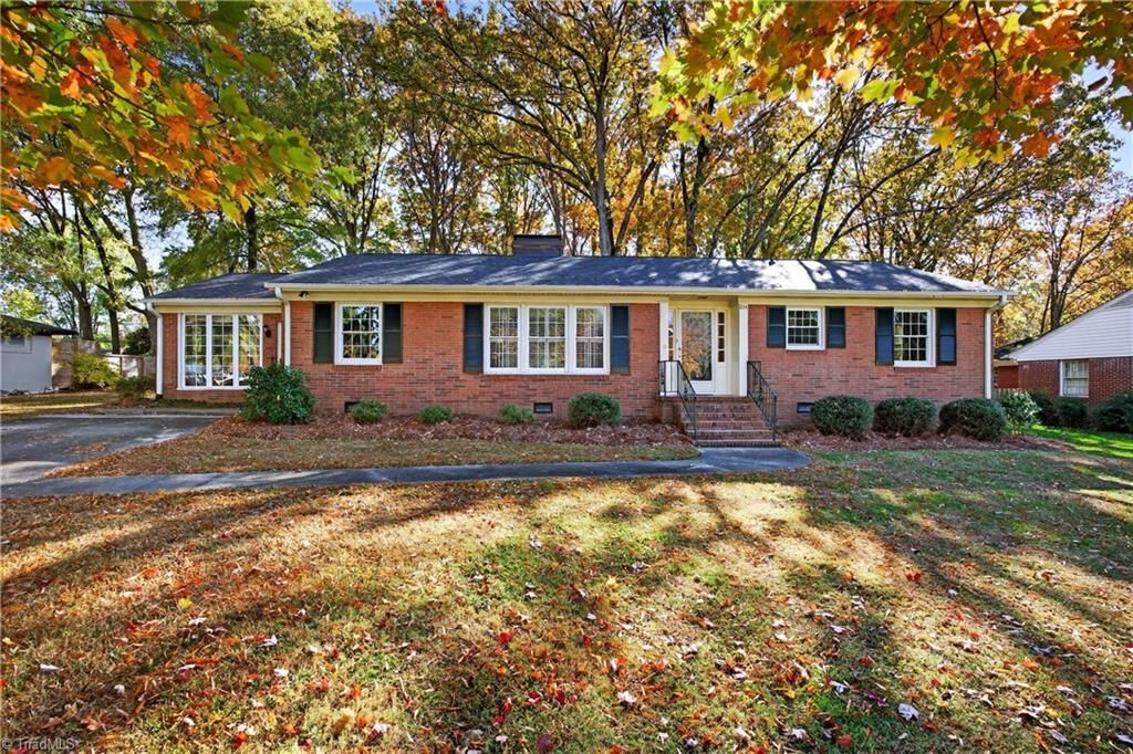 2174 Woodland Avenue