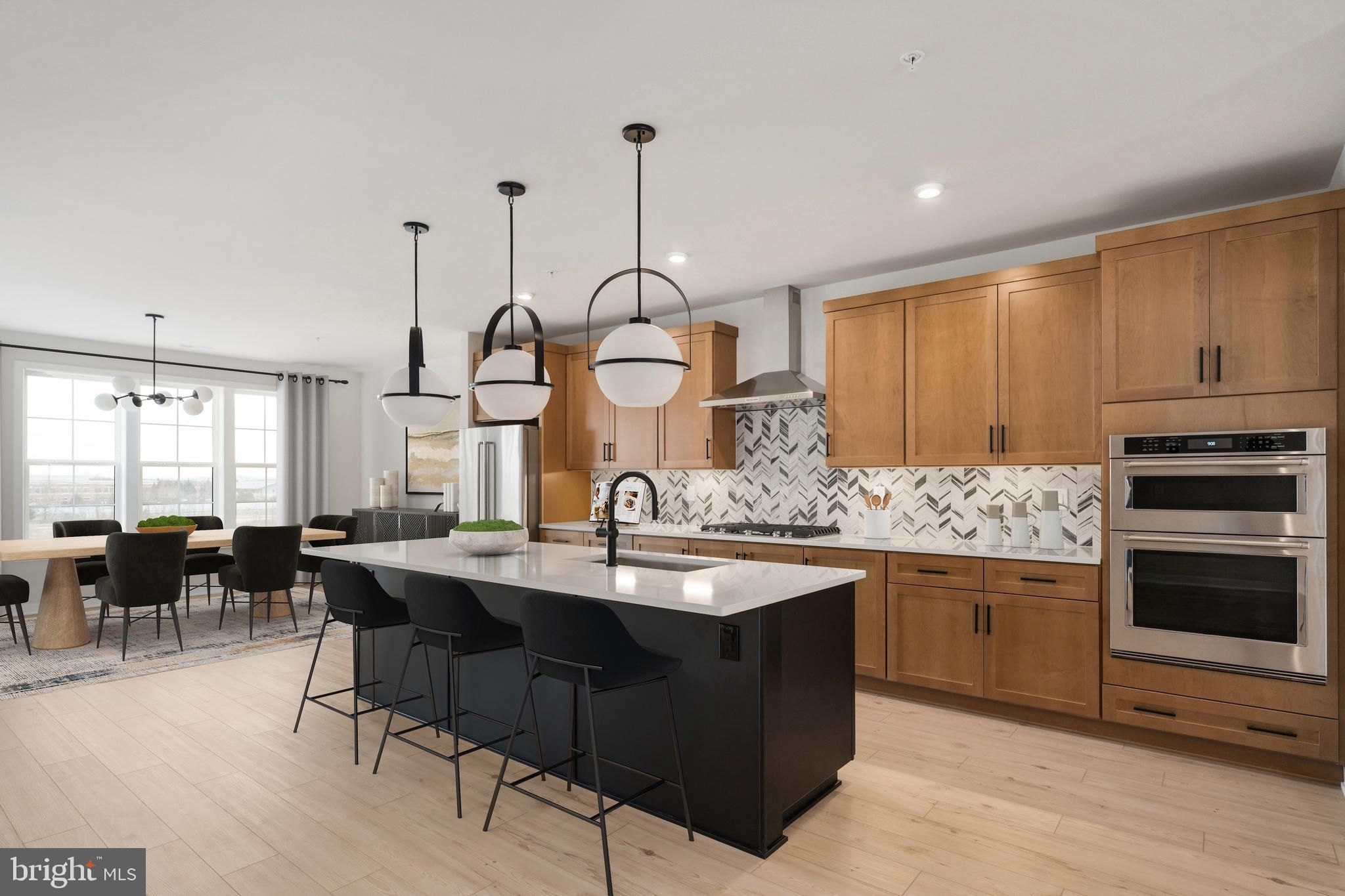 22101 Midmoore Drive