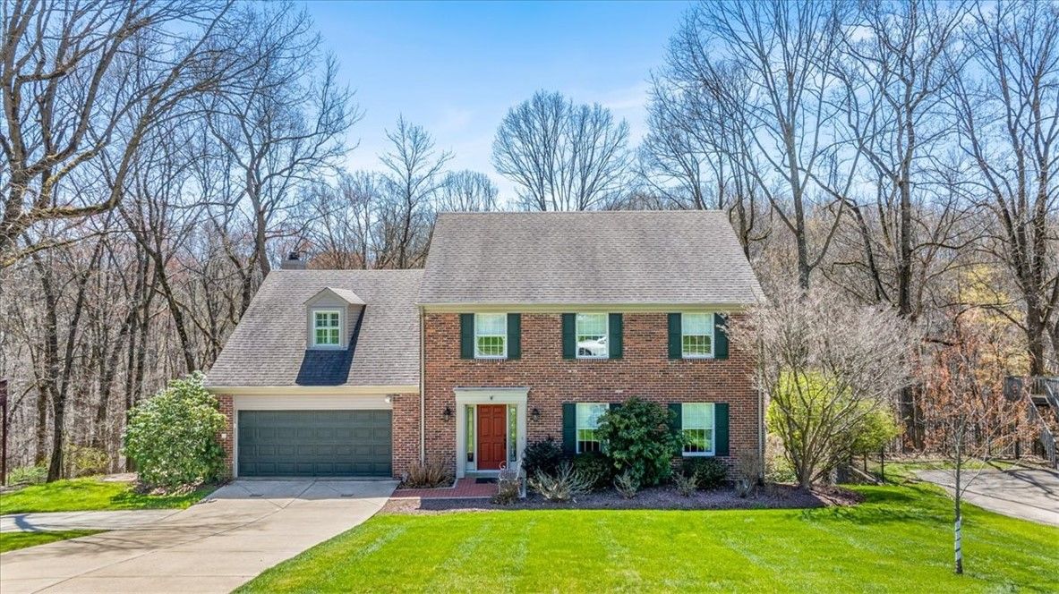 1622 King James Dr