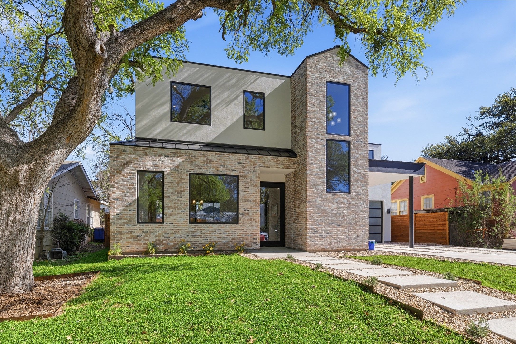 1702 W 30th Street