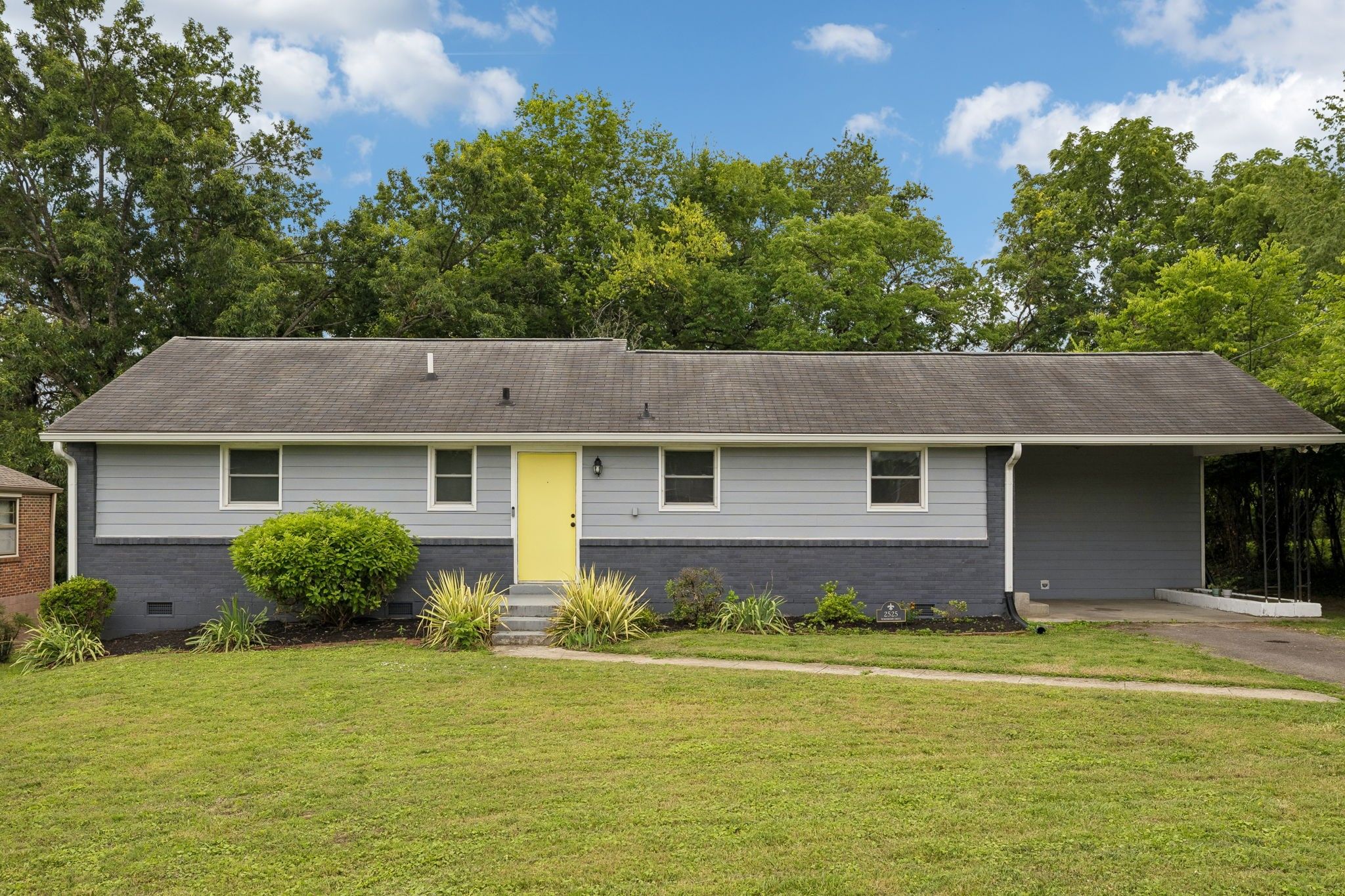 2525 Woodberry Dr