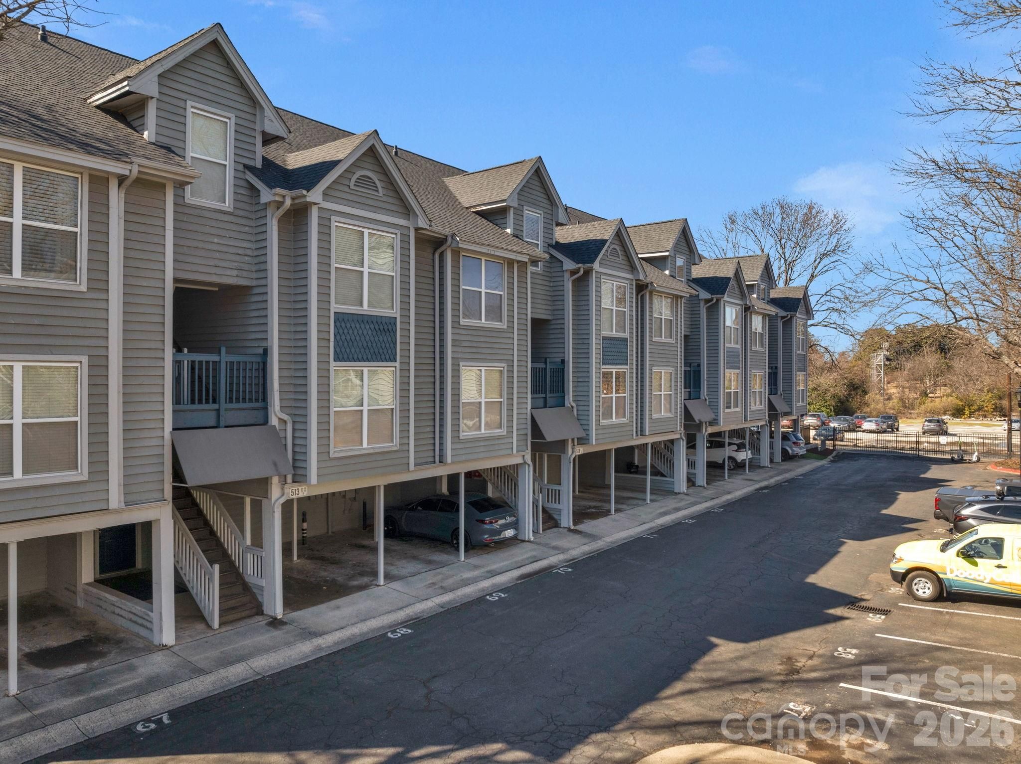 513 N Graham Street 2E