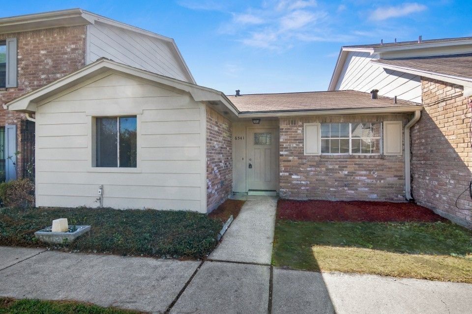 6541 S Briar Bayou Drive