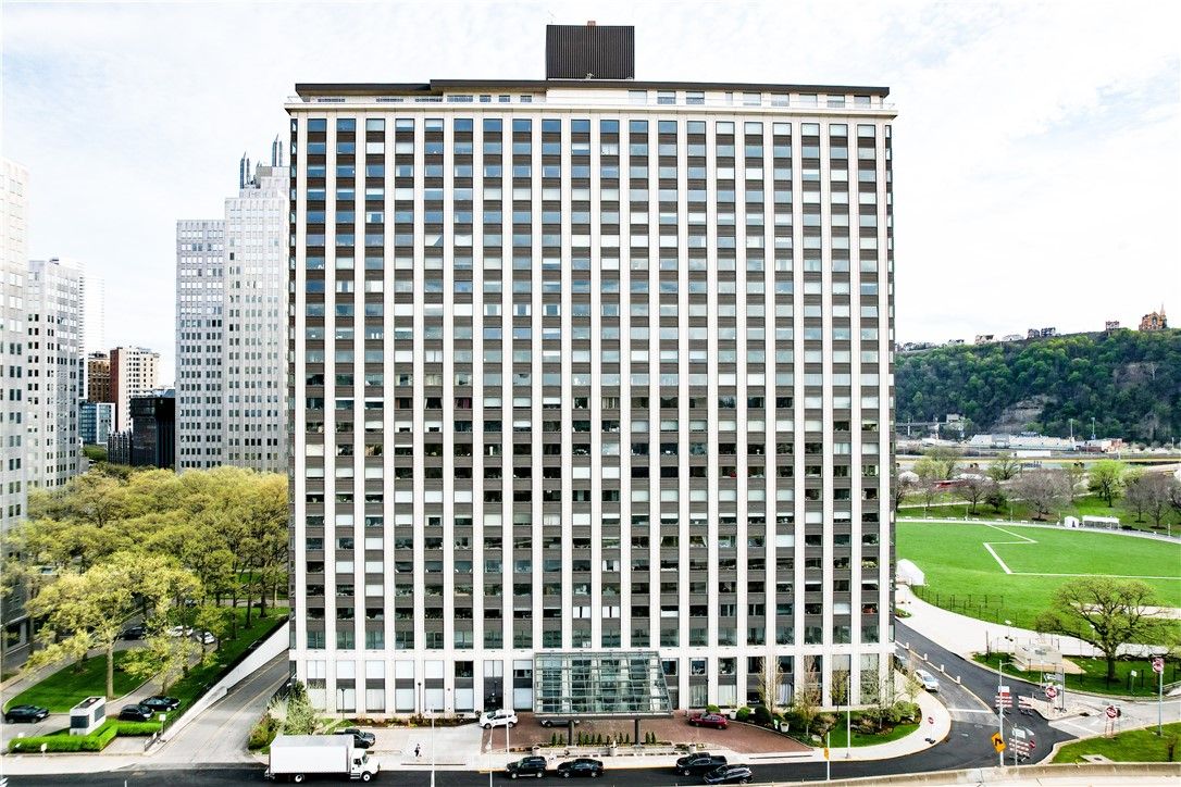 320 Ft. Duquesne Blvd. 24M