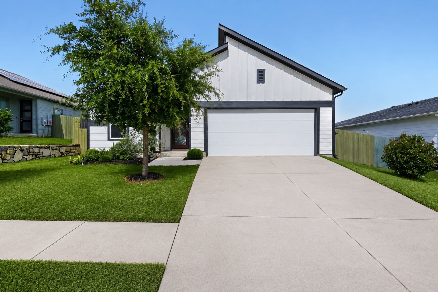 16516 Glimmering Road