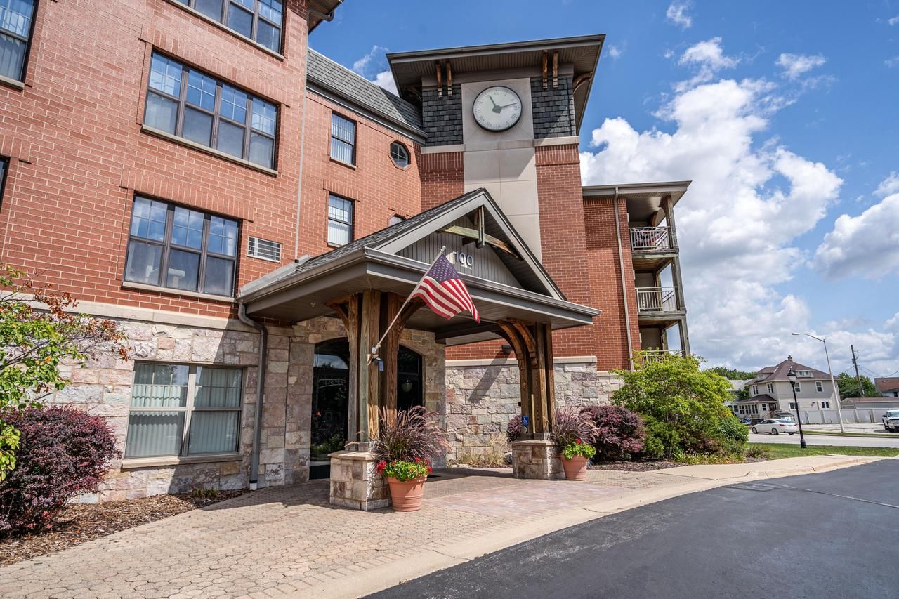100 East Main Street 432