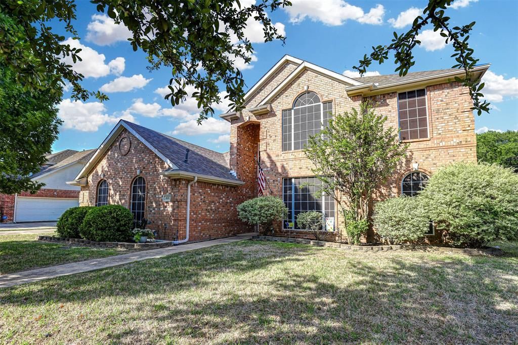 816 Flagstone Drive