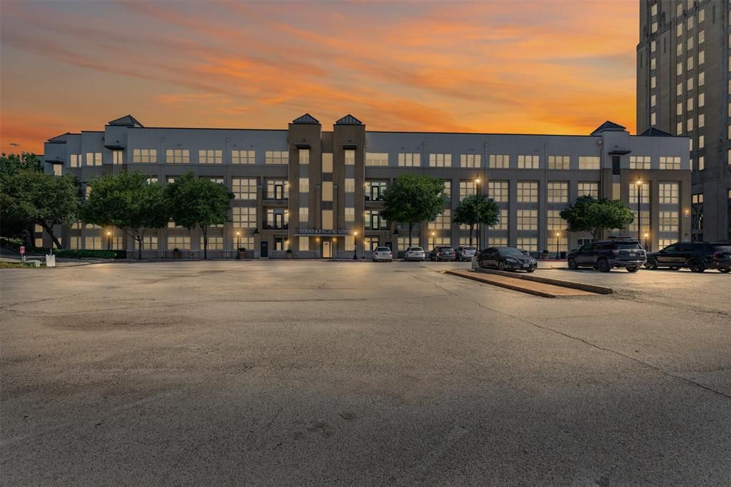 201 W Lancaster Avenue 206