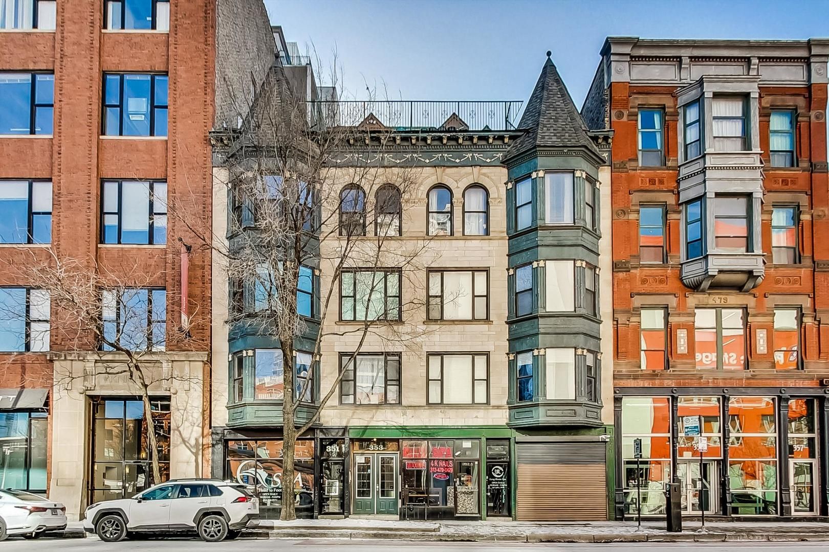 353 W Chicago Avenue 4E