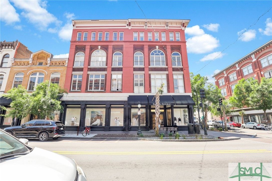 110 Barnard Street 214