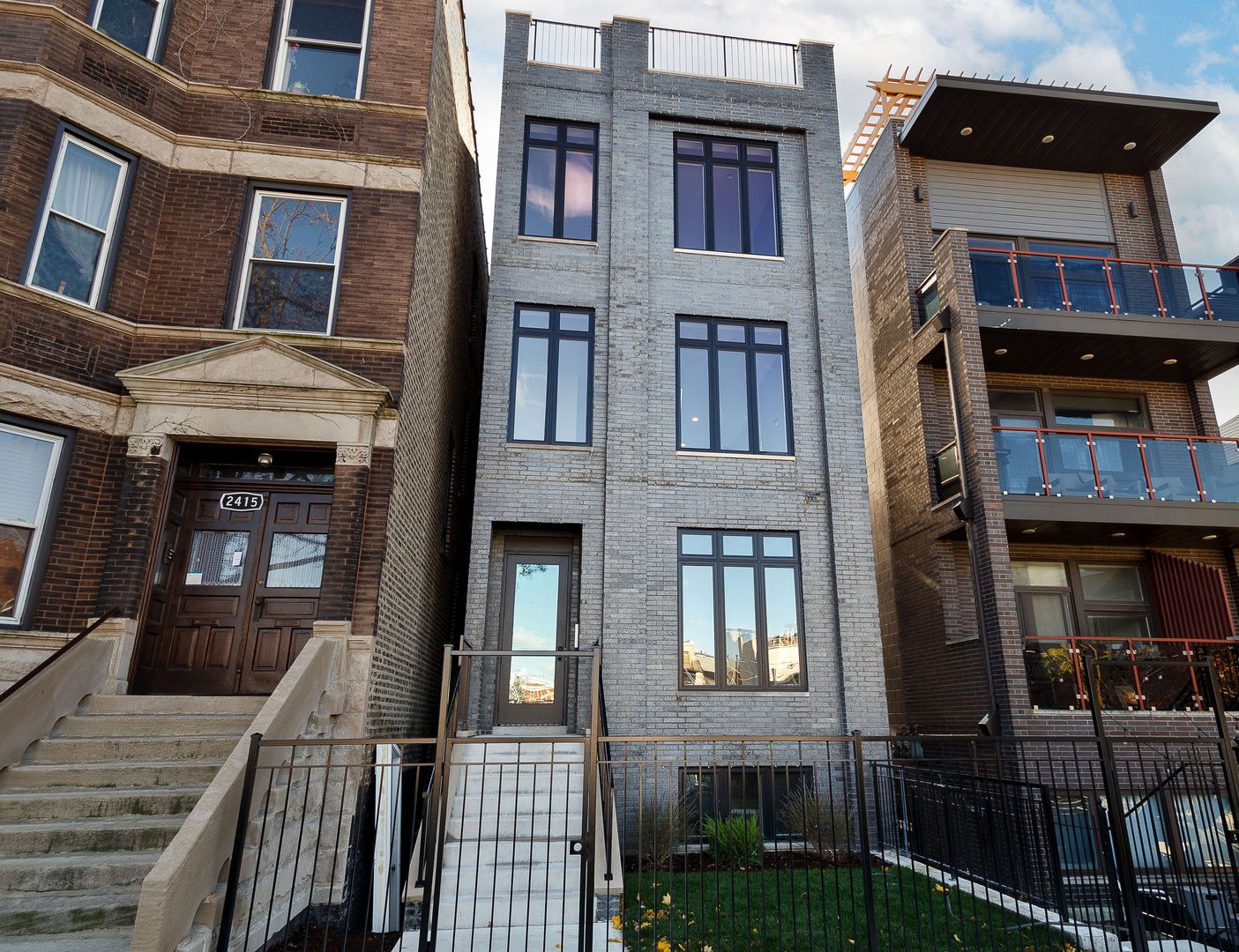 2417 W Walton Street 3