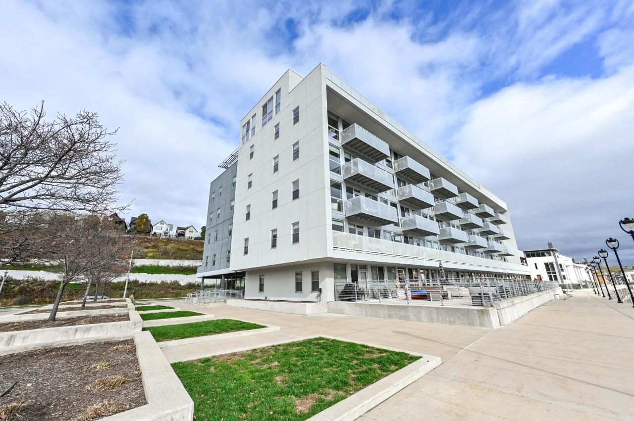 1902 North Commerce Street 501