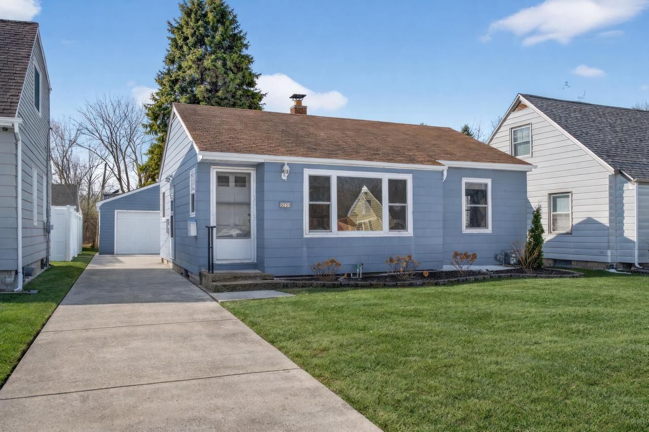 3135 East Koenig Avenue