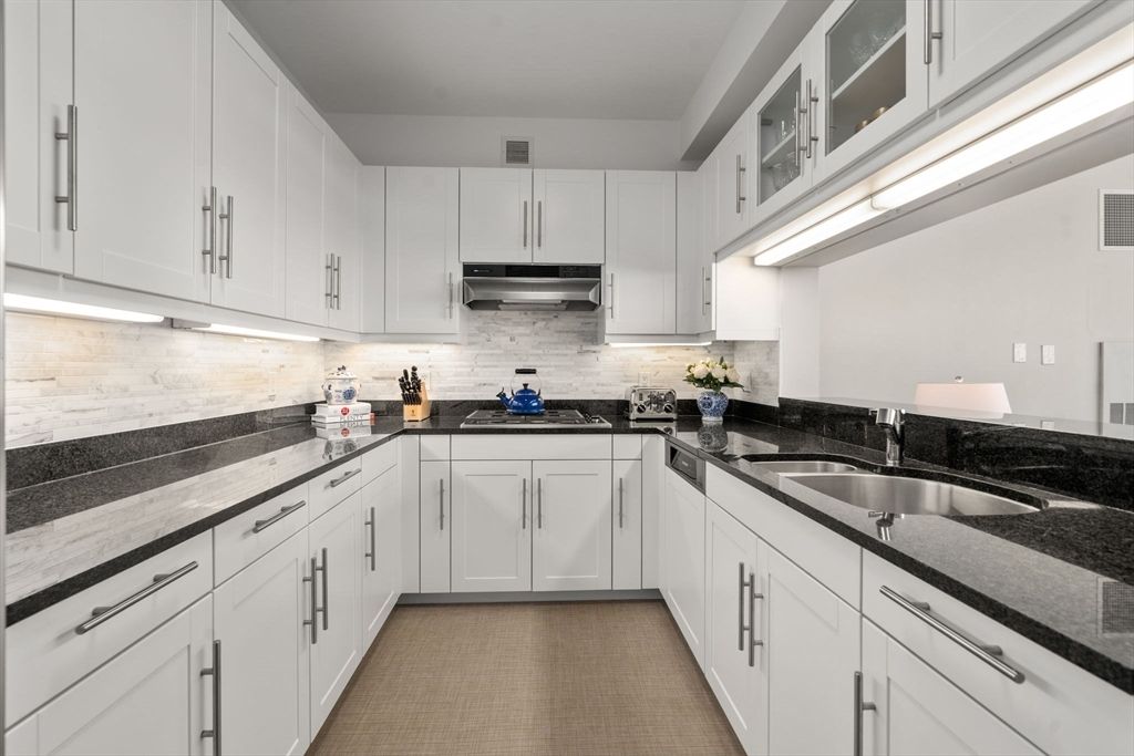 1 Charles Street South 5H