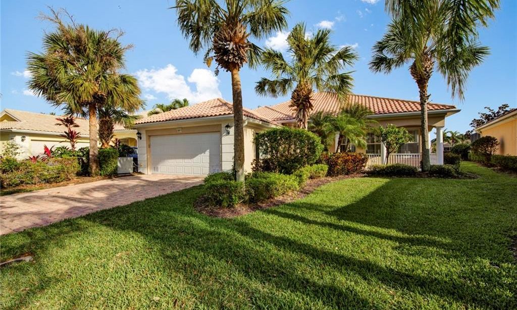 VillageWalk of Bonita Springs