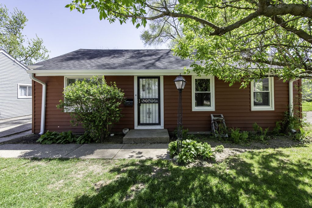 1705 Lyons Court