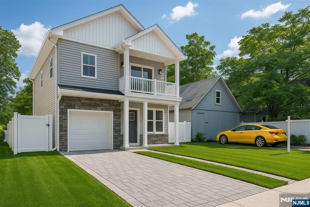 817 Spruce