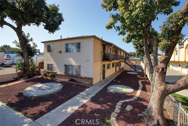 6335 Loma Vista Avenue