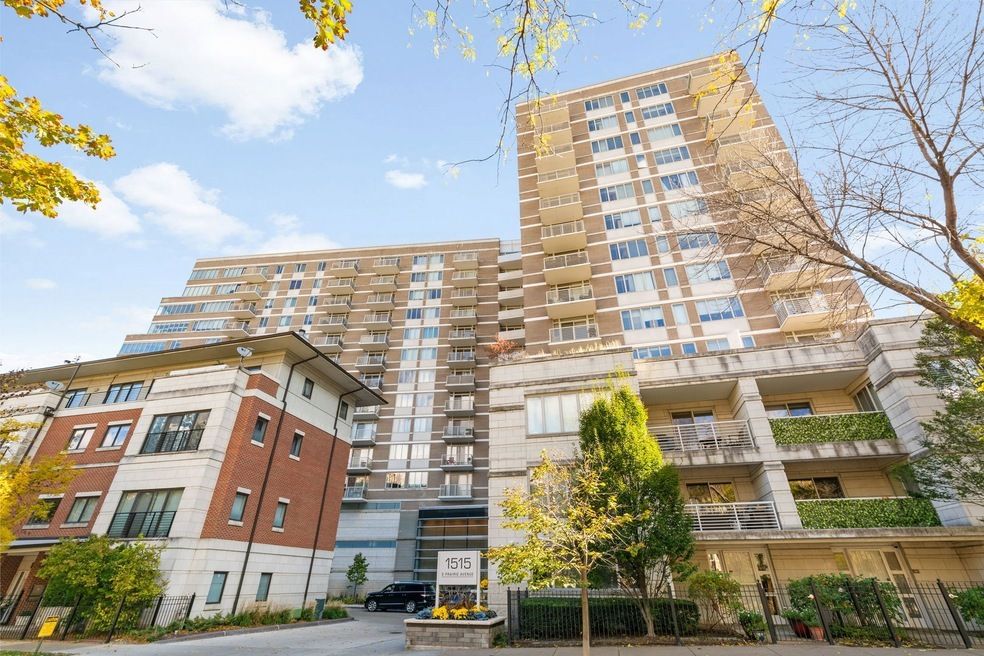 1515 S Prairie Avenue 506