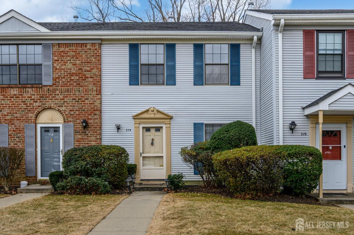 374 Bromley Place