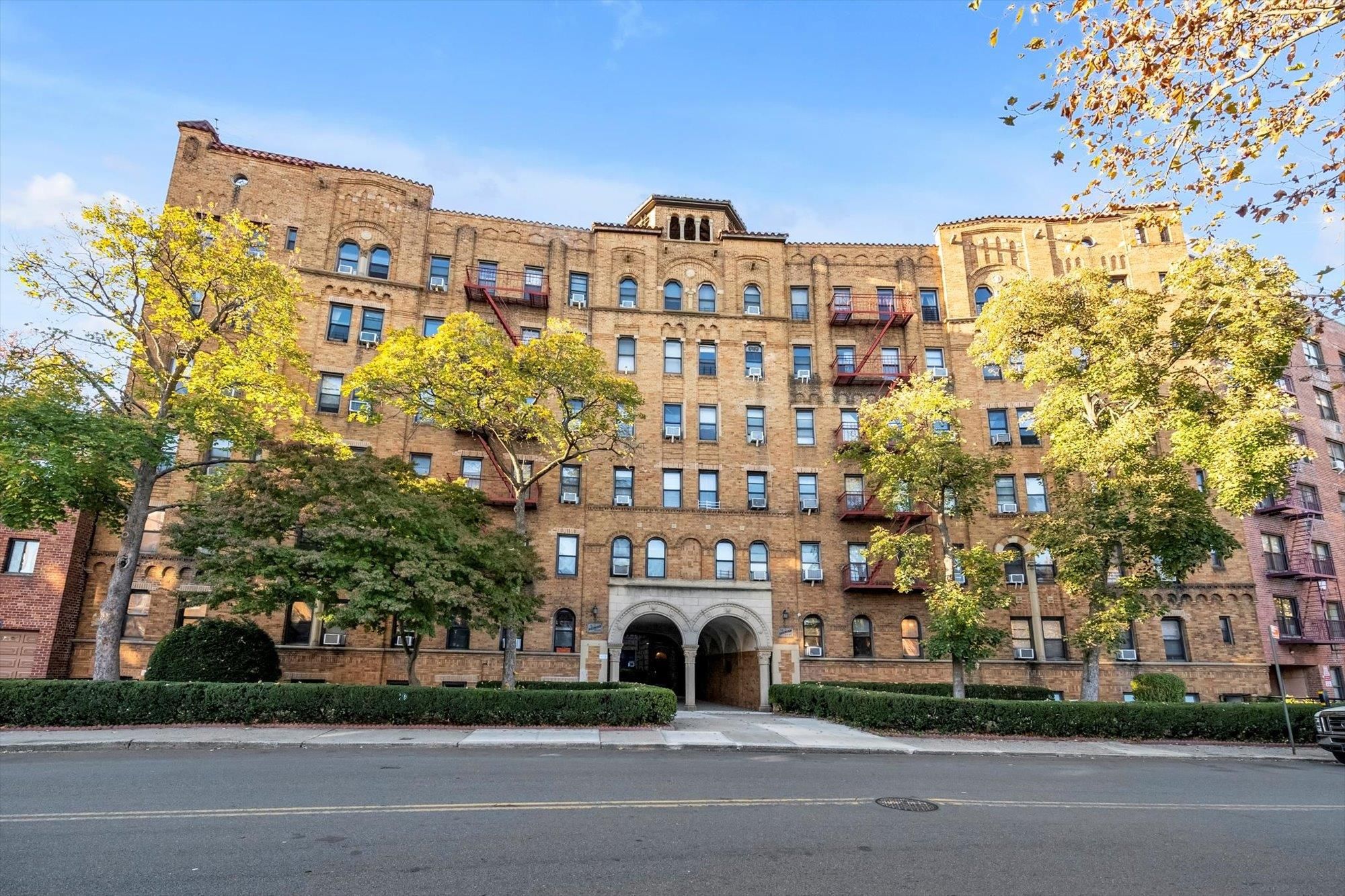 83-44 Lefferts Boulevard 4J