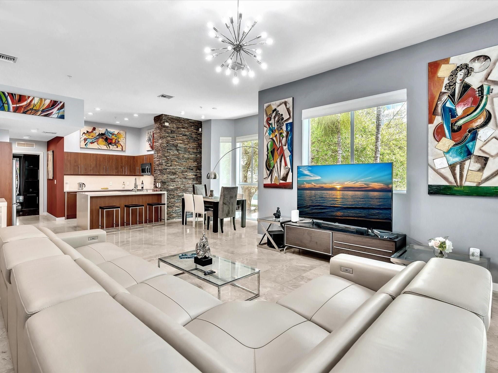 733 Ne 4th Avenue 733