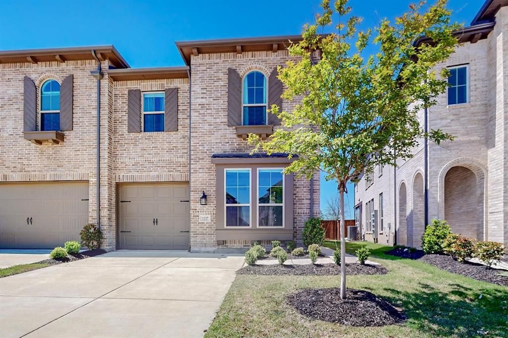 1137 Queensdown Way