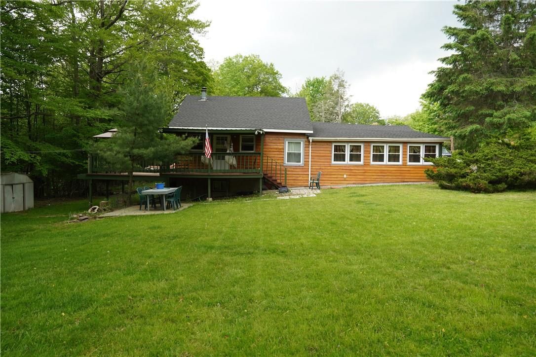 38 E Thompson Place