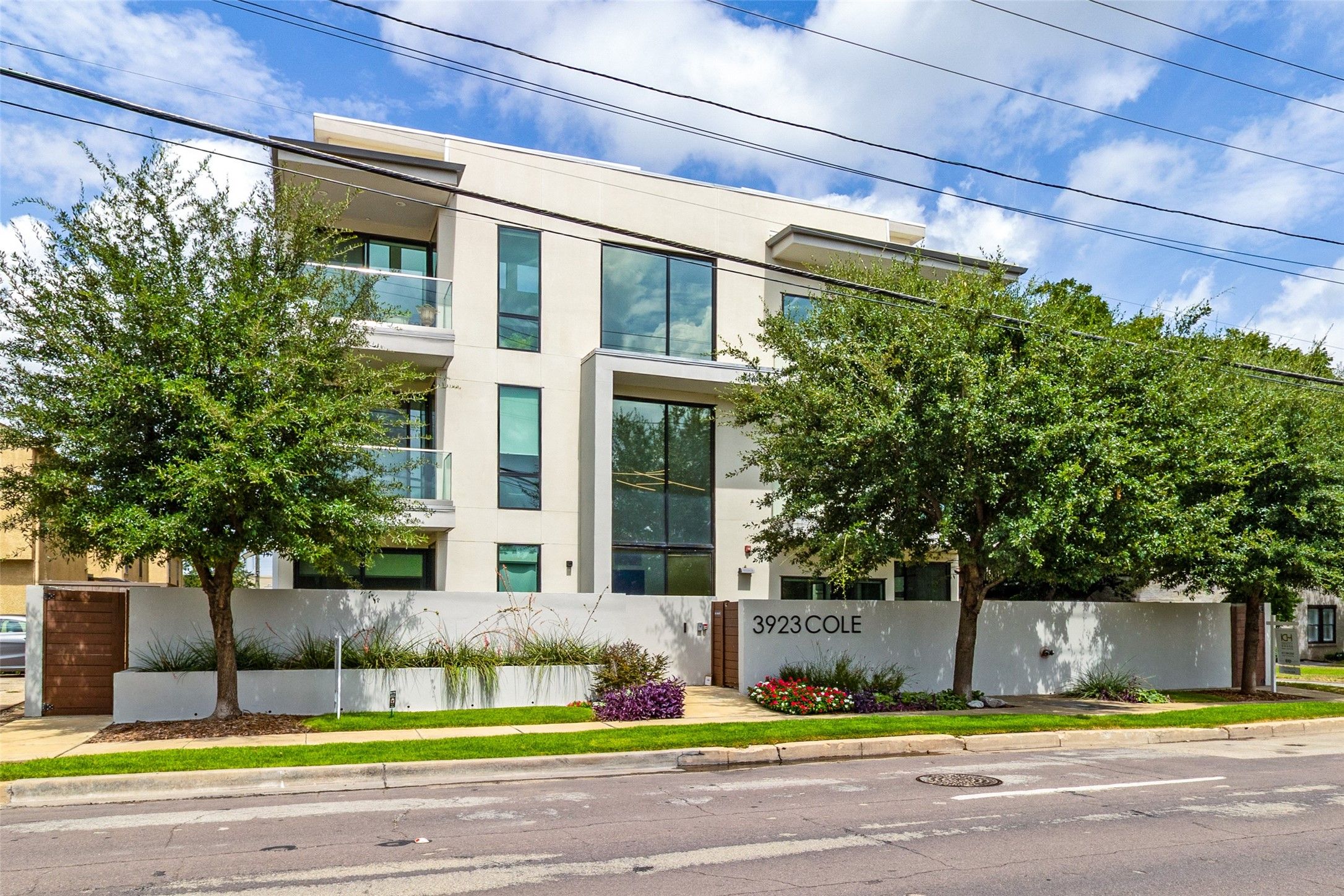 3923 Cole Avenue 102