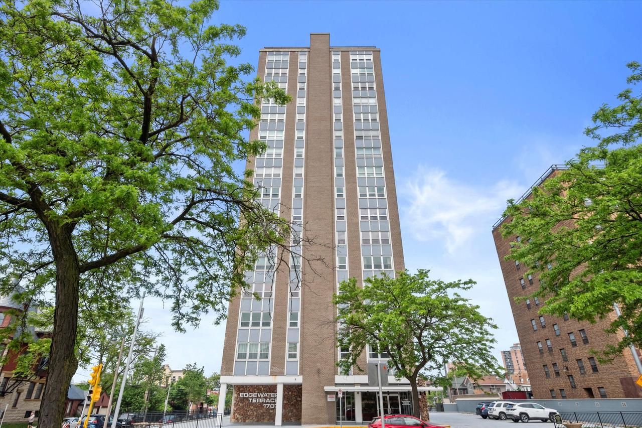 1707 N Prospect Avenue 4A