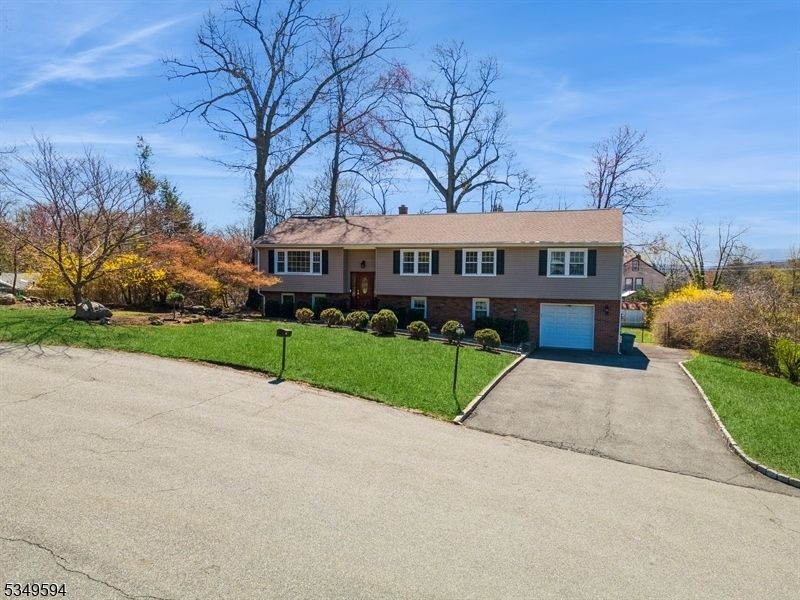 46 Ross Ln
