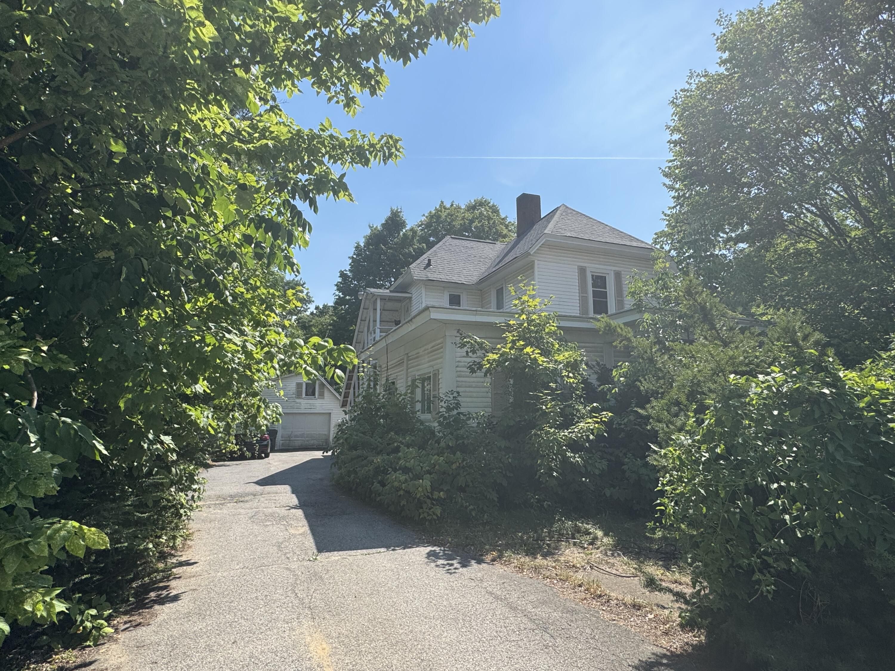 484 W Napier Avenue