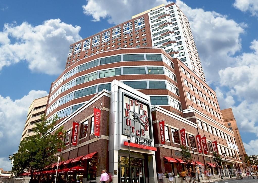 110 Somerset Street 2207