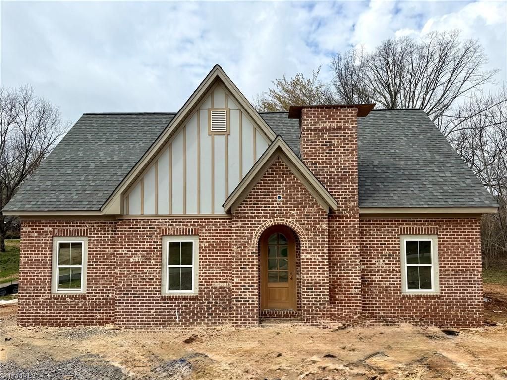 124 Shady Brook Lane