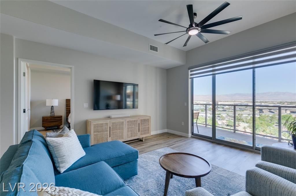 8255 Las Vegas Boulevard 1414