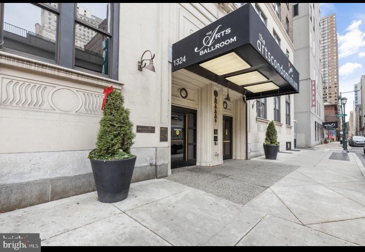 1324 Locust Street 308