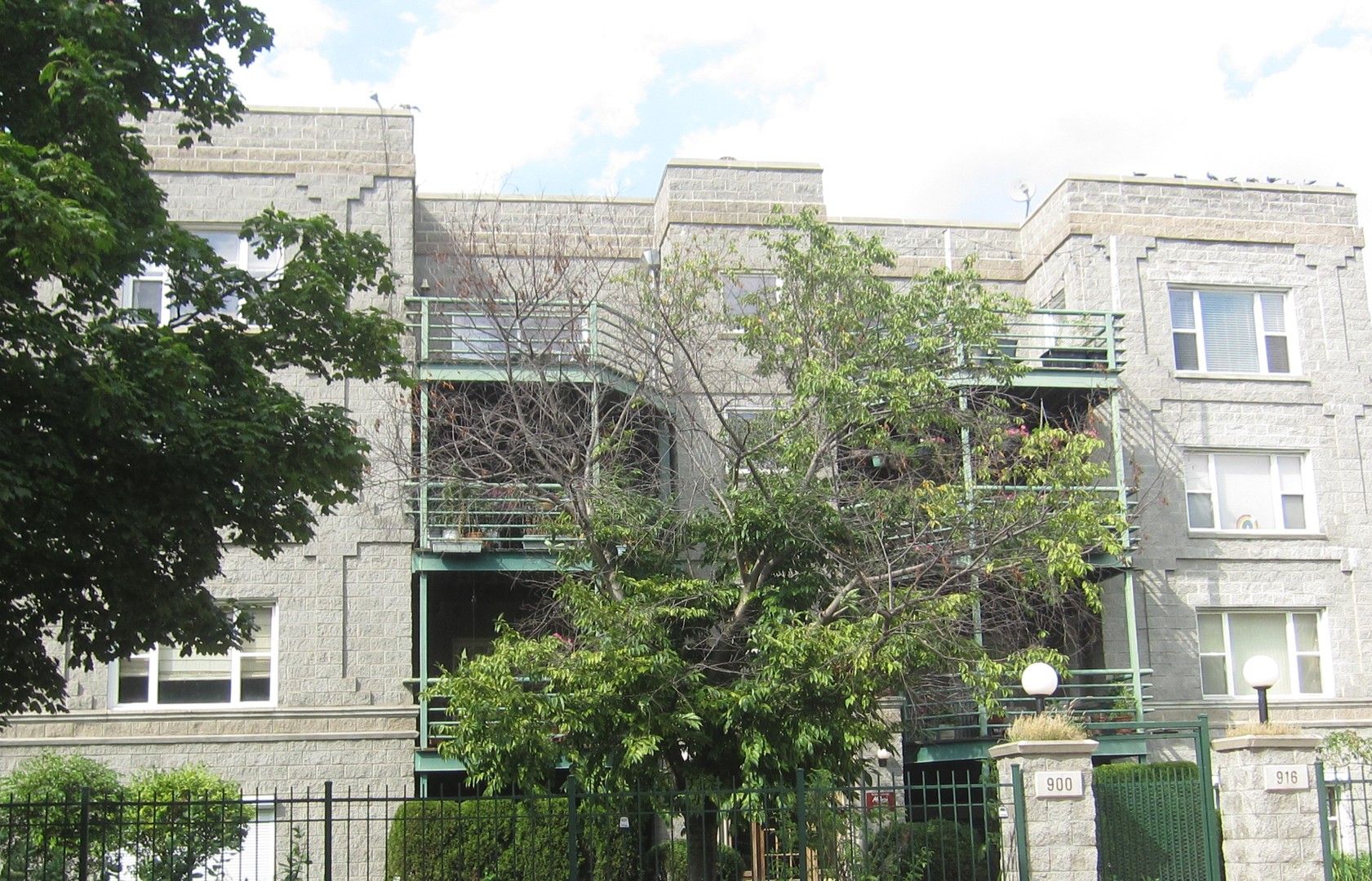 900 E 62nd Street BW