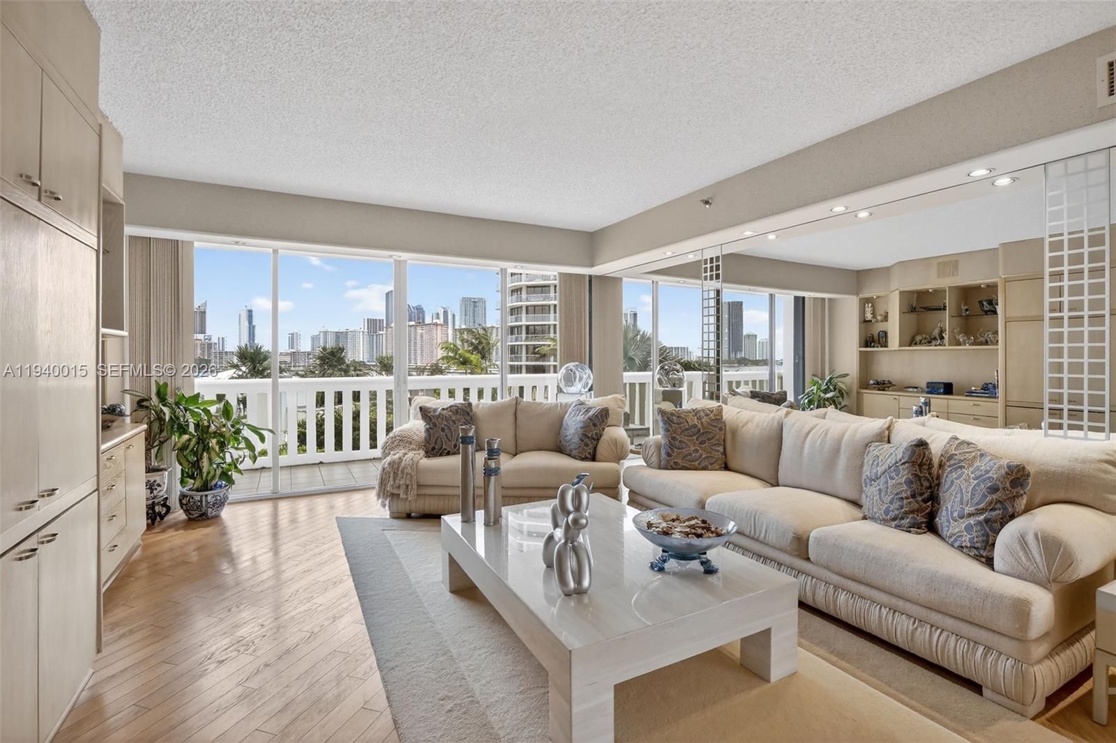 3000 Island Blvd 502