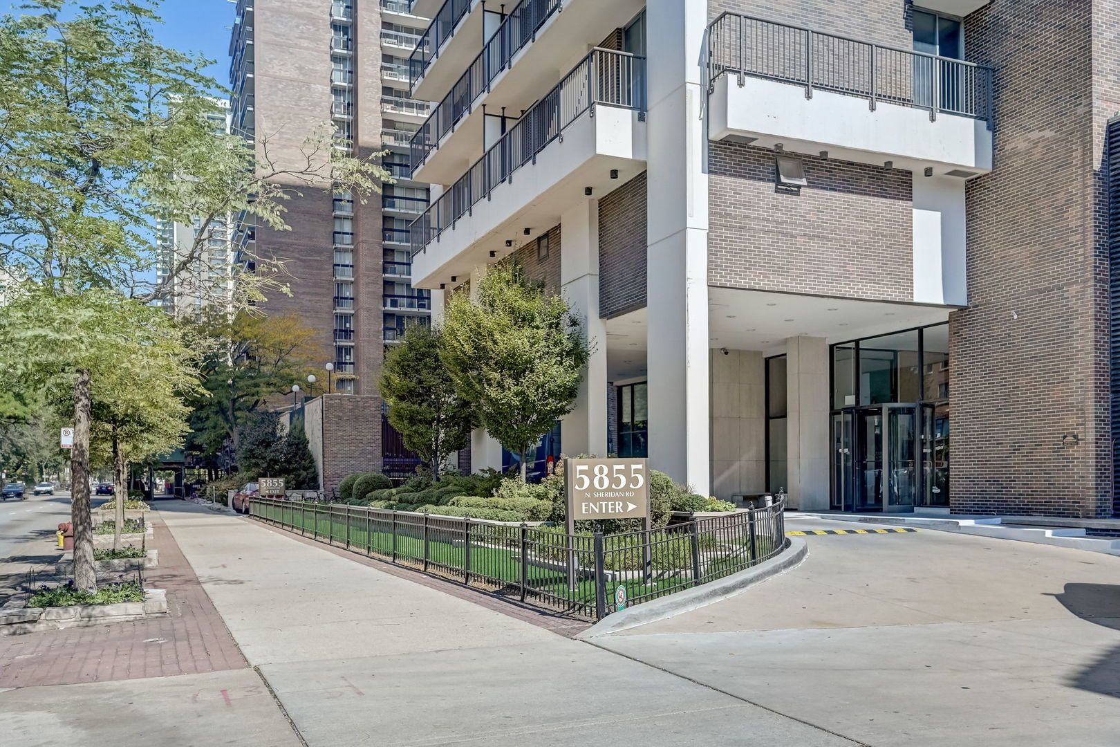 5855 N Sheridan Road 26K