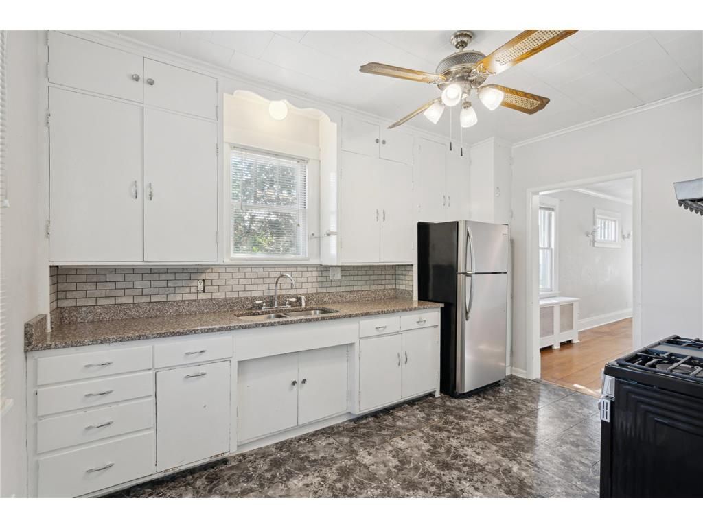 983 Minnehaha Avenue