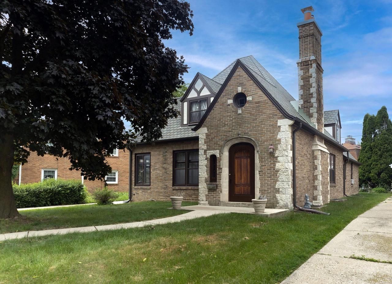 4525 South Lawler Avenue