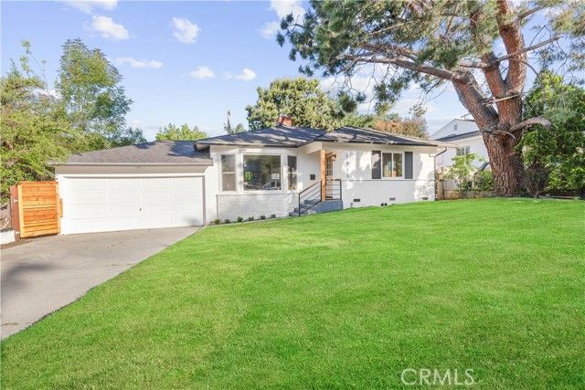 3043 Highview Avenue