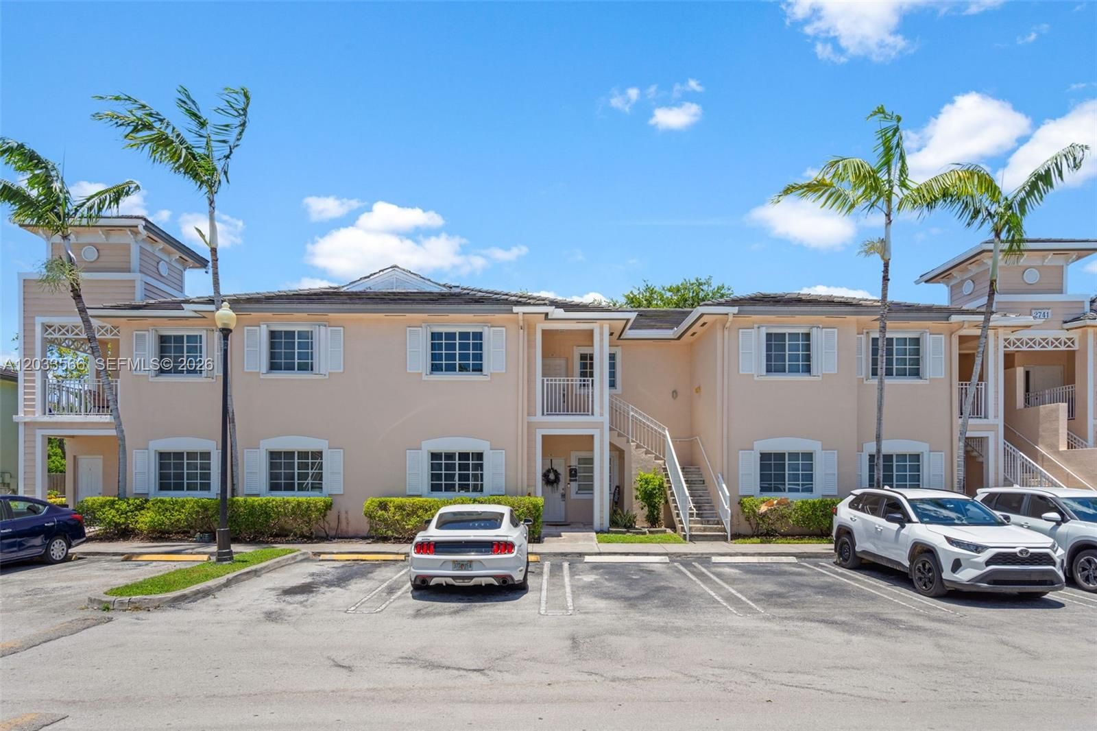 2741 Ne 4th Street 202