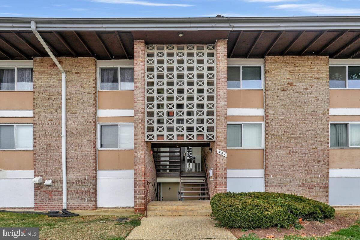 561 Wilson Bridge Drive B1
