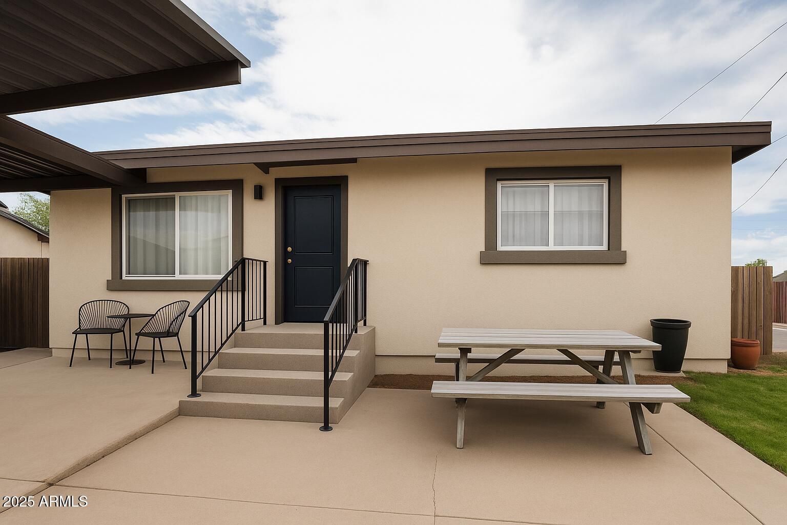 3825 W Latham Street