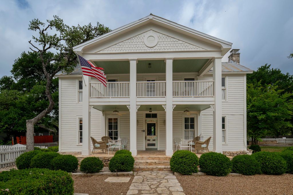 200 Bluff Street