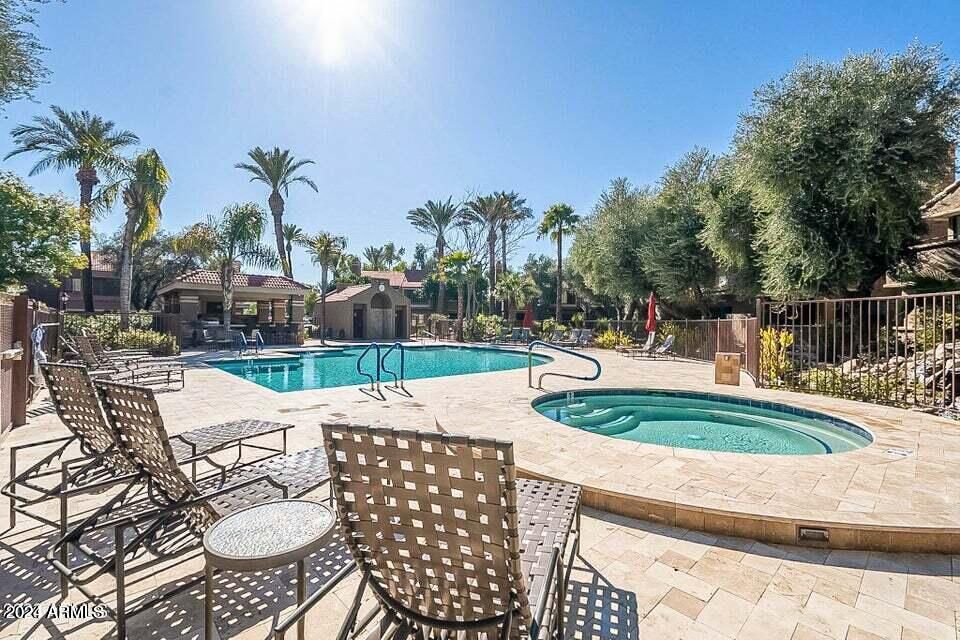 5122 E Shea Boulevard 2050