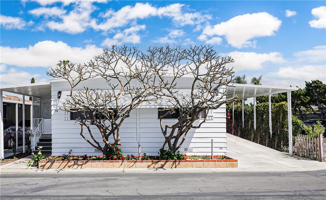 320 N Park Vista Street 12