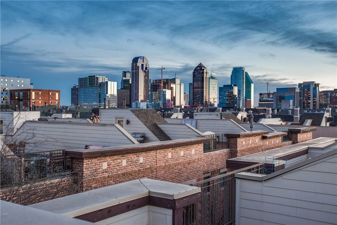 2411 N Hall Street 31